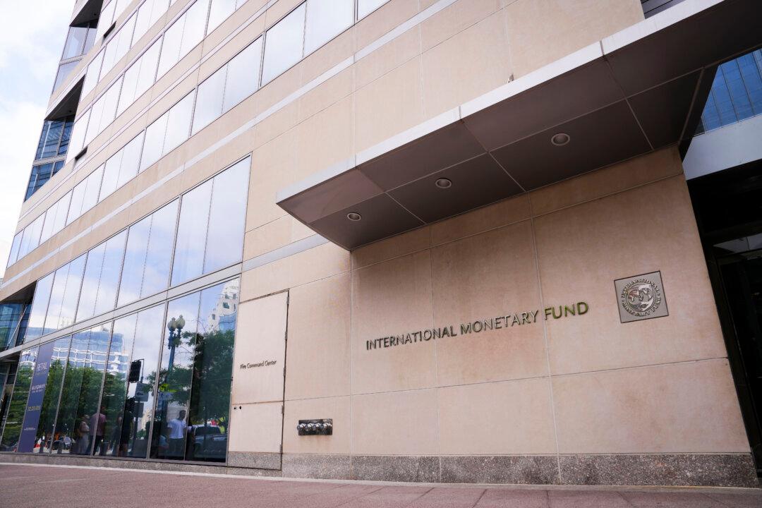 IMF Predicts Five More Years of High Interest Rates for Britain