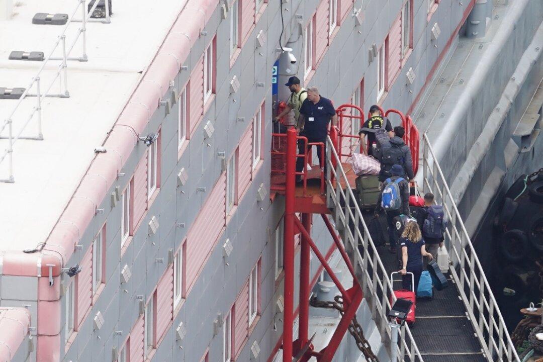 1st Illegal Immigrants Arrive on Bibby Stockholm Barge