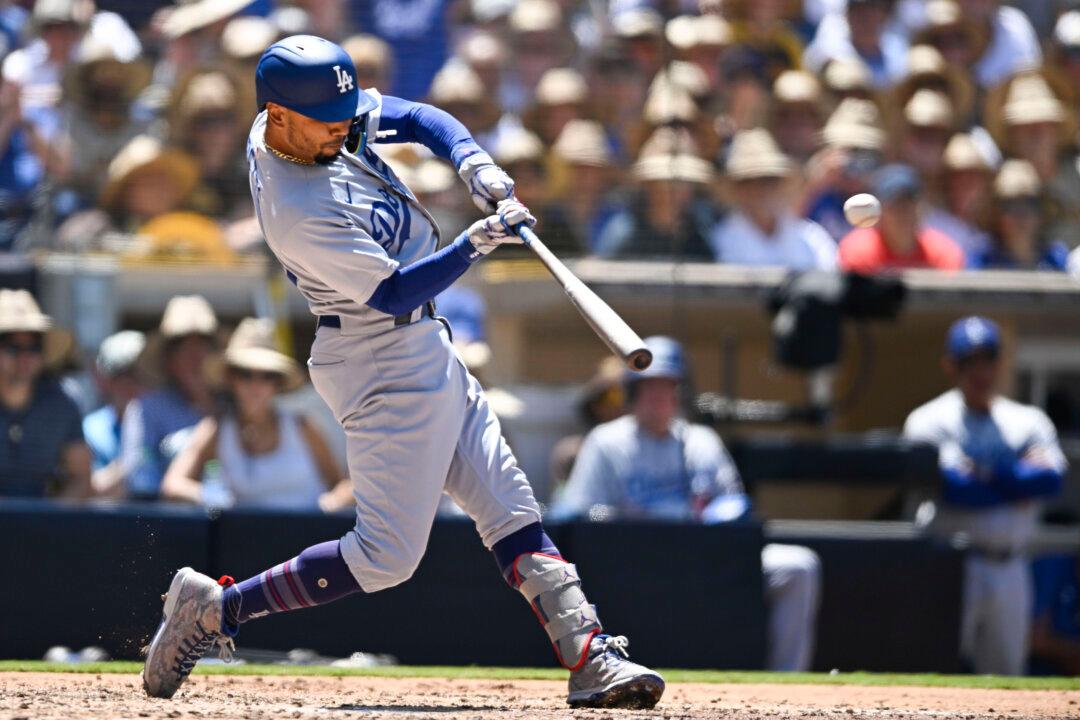 Betts’ Grand Slam Caps 8-Run 4th Inning as the Dodgers Stun the Padres 13–7