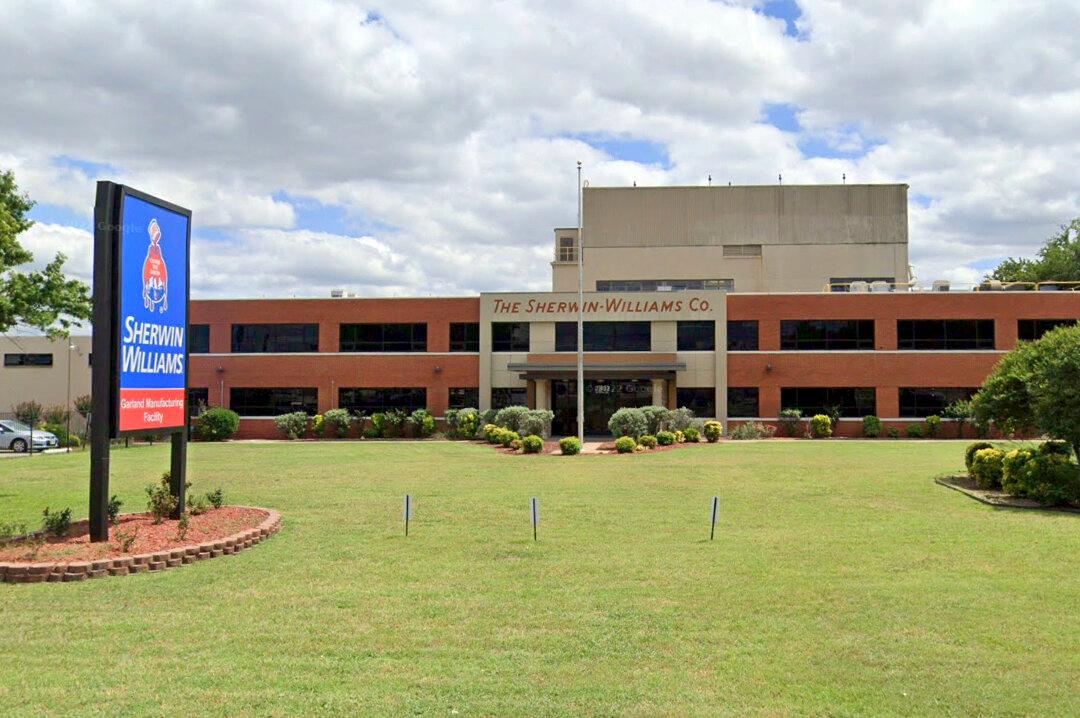 Worker Injured as Explosion at Texas Paint Plant Sends Fireballs Into Sky