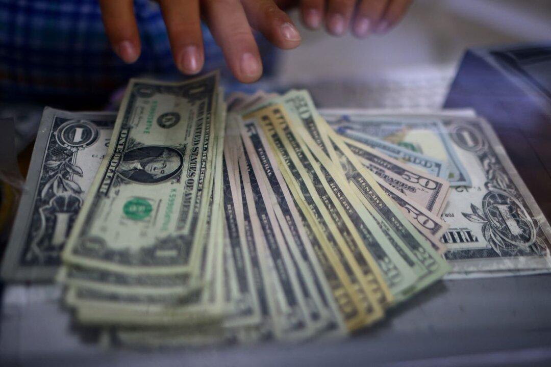 Dollar Extends Drop, Remains Vulnerable After Fed Steer