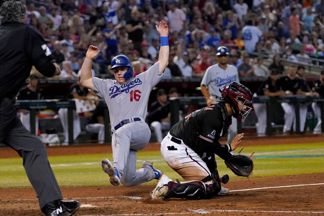 Peralta Delivers Winning Hit Against Old Team, Dodgers Top Dbacks 2–0 as Arizona Drops 8th Straight