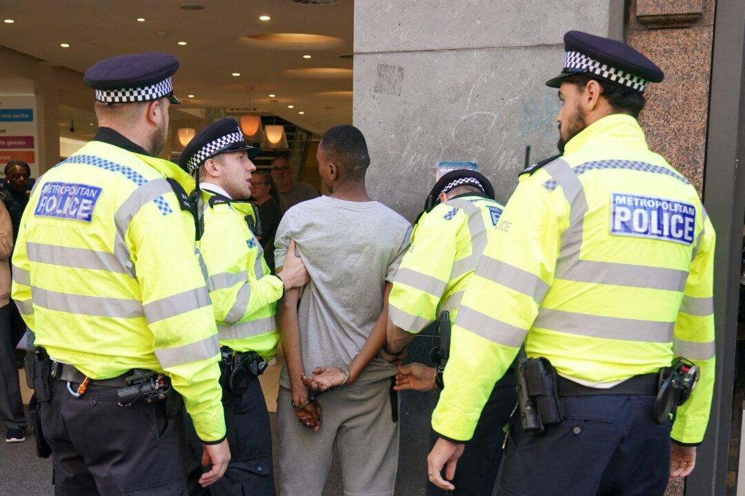 TikTok Riot: Braverman Calls for Oxford Street Youths to Be ‘Hunted Down’