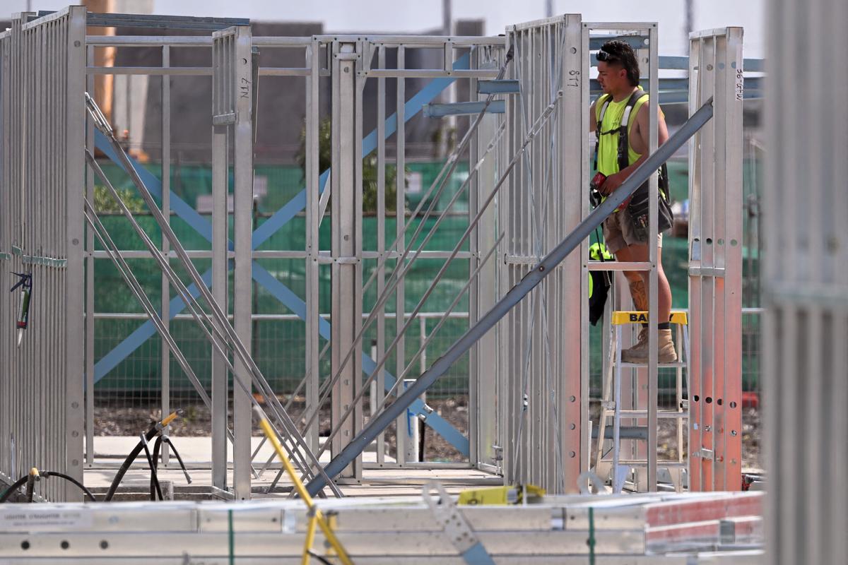 Australia Must Look Into Immigration Levels Amid Property Crisis: Economist