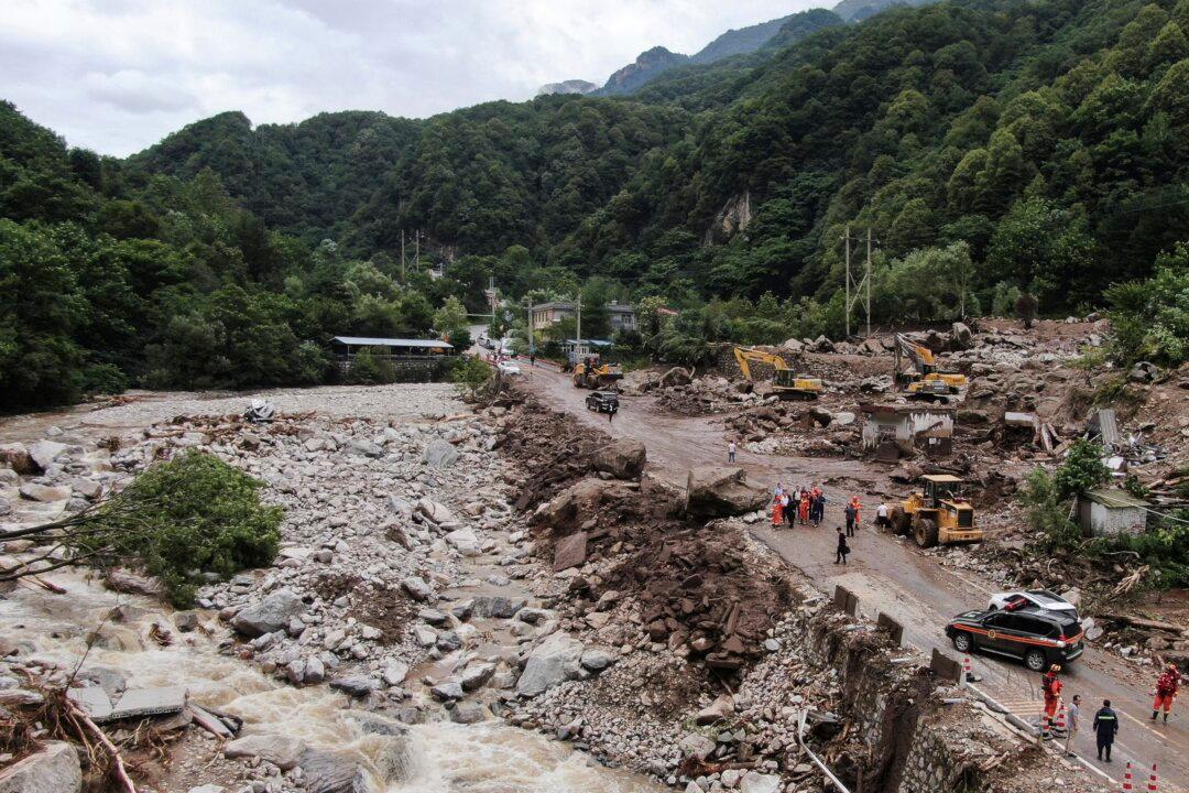 At Least 21 Killed in Mudslide in Northwestern China City