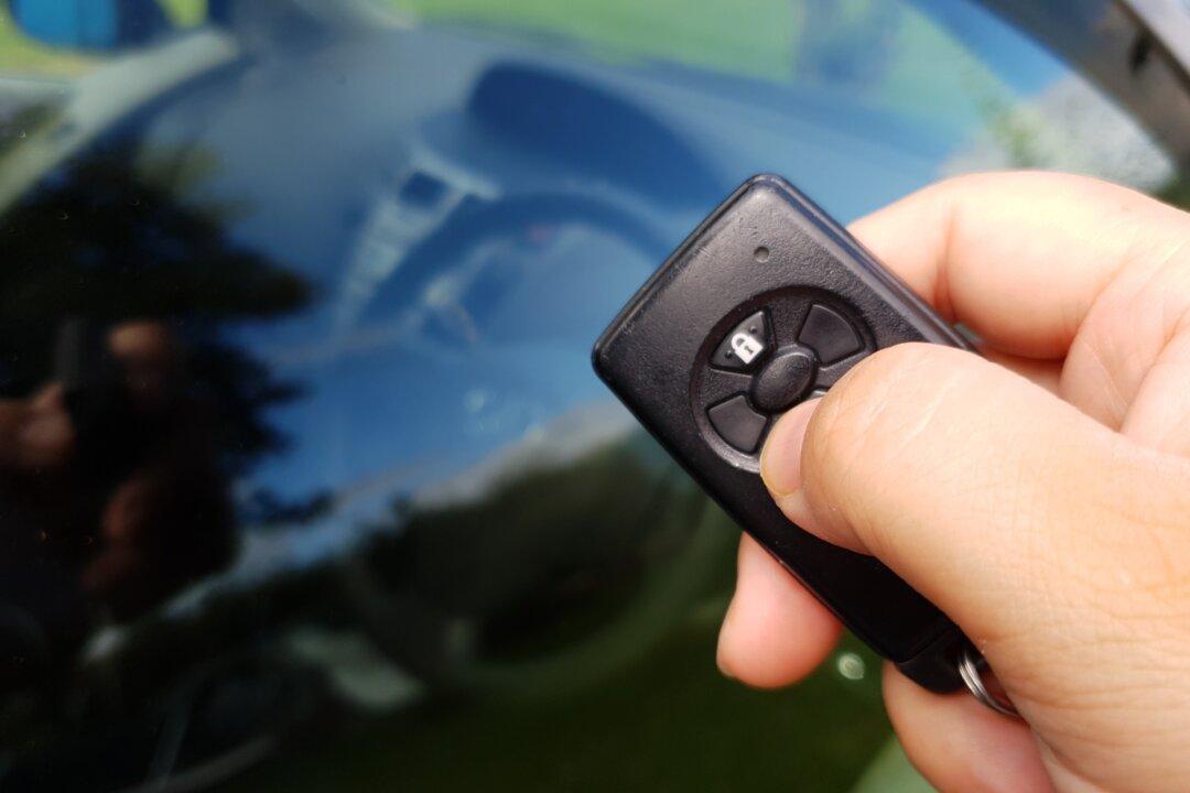IN-DEPTH: How Criminals Use Gadgets to Bypass Keyless Fobs and Steal 350 Cars a Day