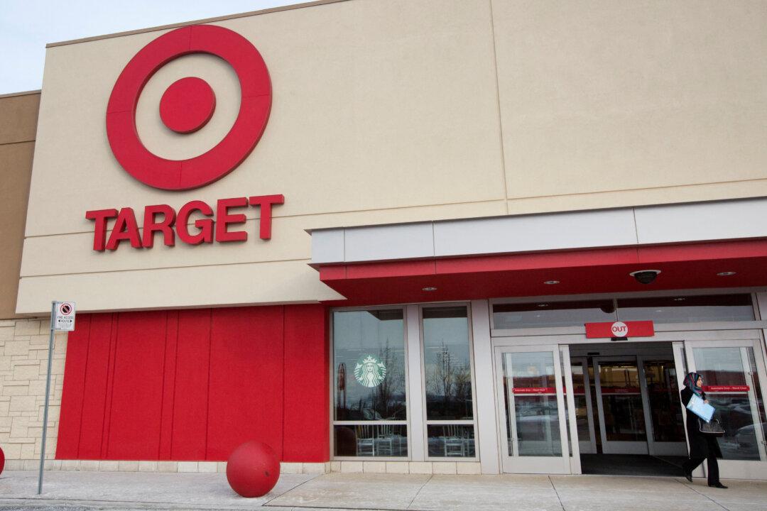 Target Set to Post First Quarterly Revenue Drop in 6 Years as Consumers Cut Spending