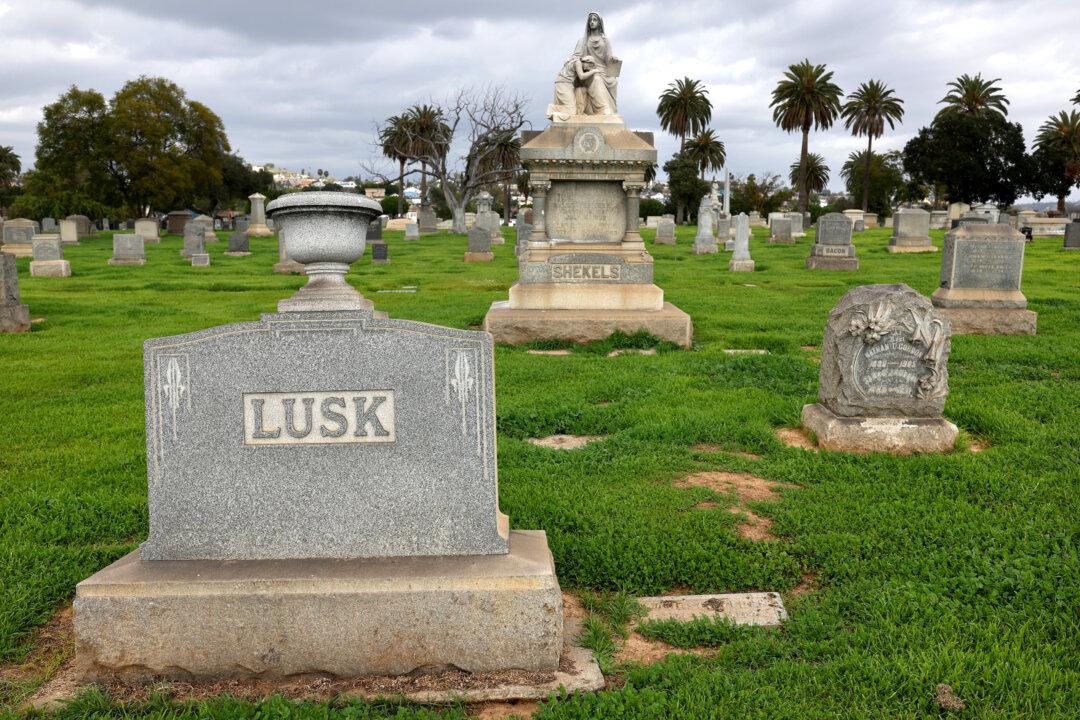 California Bill to Allow Pets to Be Buried Alongside Owners