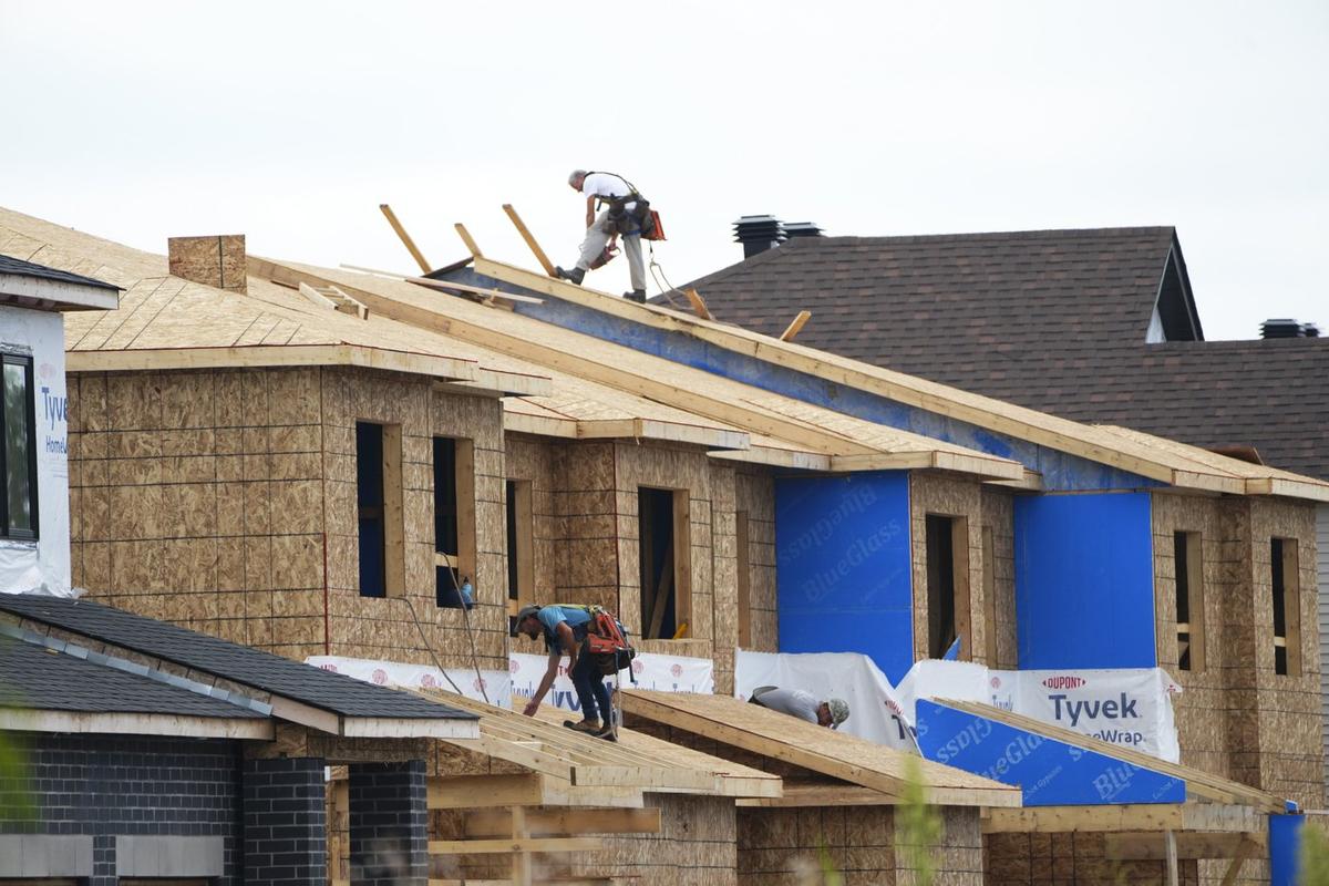 CMHC Says Annual Pace of Housing Starts Fell 10% in July