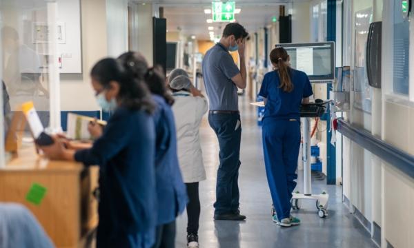 A general view of staff on a NHS hospital ward on Jan. 18, 2023. (Jeff Moore/PA)
