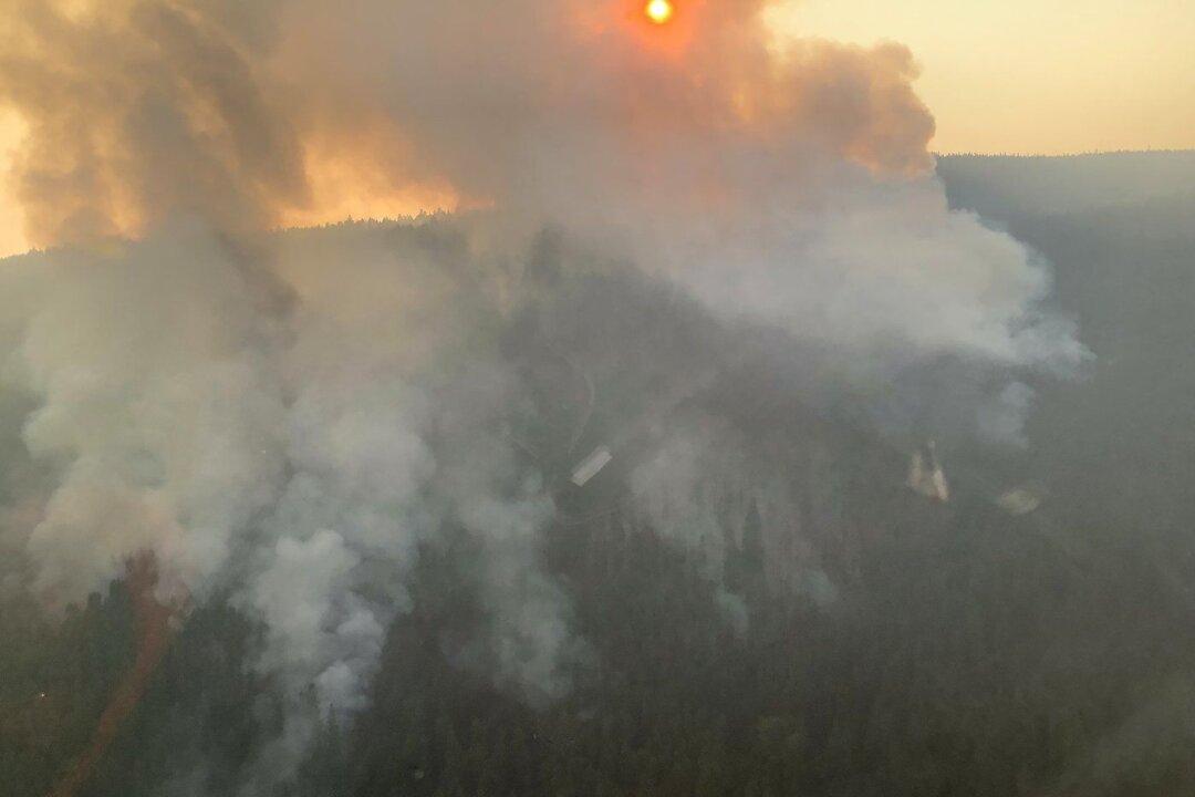 West Kelowna, BC, Declares State of Emergency Over Encroaching Wildfire