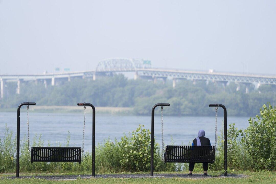 Wildfire Smoke From NWT and BC Is Affecting Air Quality in Northern Ontario
