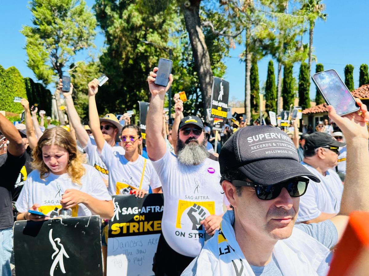Writers, Actors Hold National ‘Day of Solidarity’ Rally as Strikes Continue