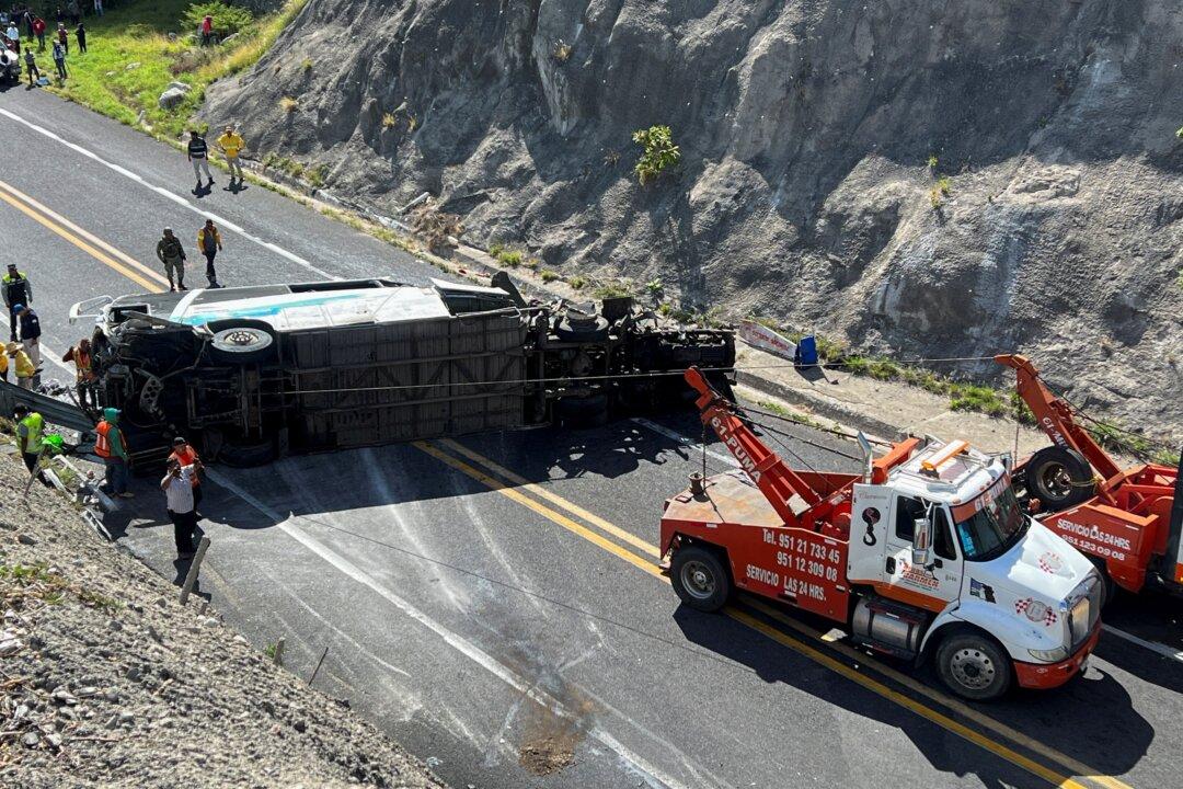 Bus Carrying Mexicans and Venezuelan Migrants Crashes, Killing 15 People and Injuring 36