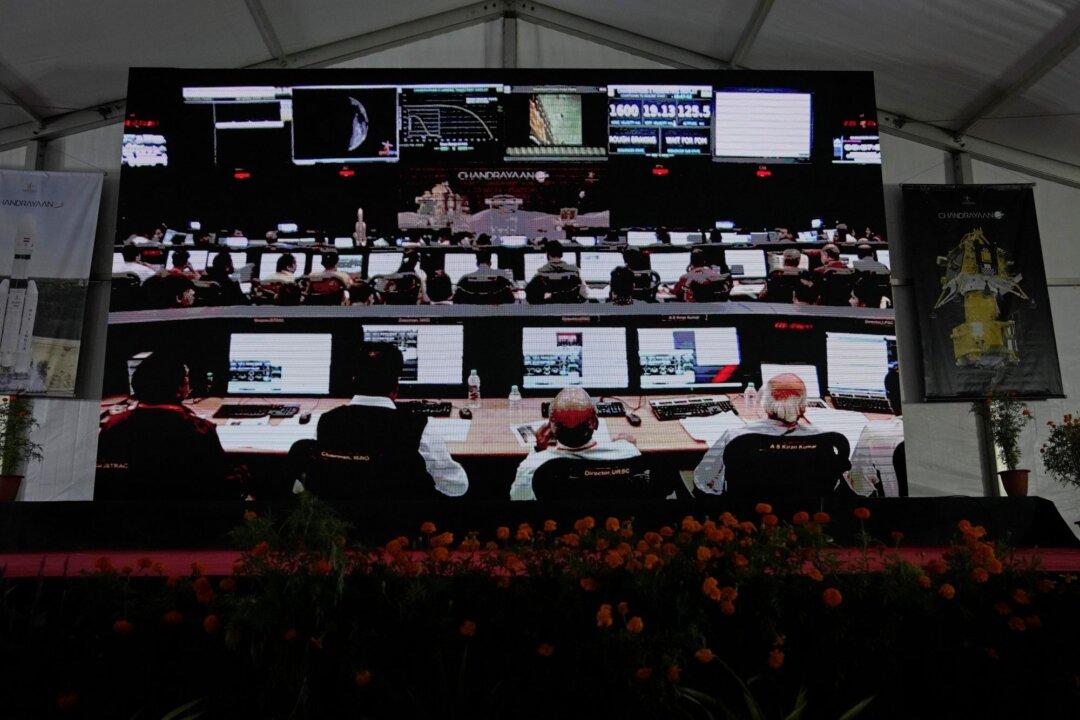 India Becomes the 4th Country to Successfully Land a Spacecraft on the Moon