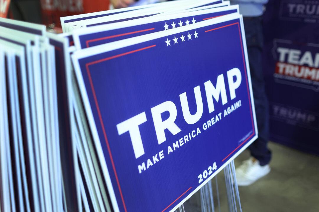 North Carolina County Democratic Chair Resigns After Removing Trump Campaign Signs