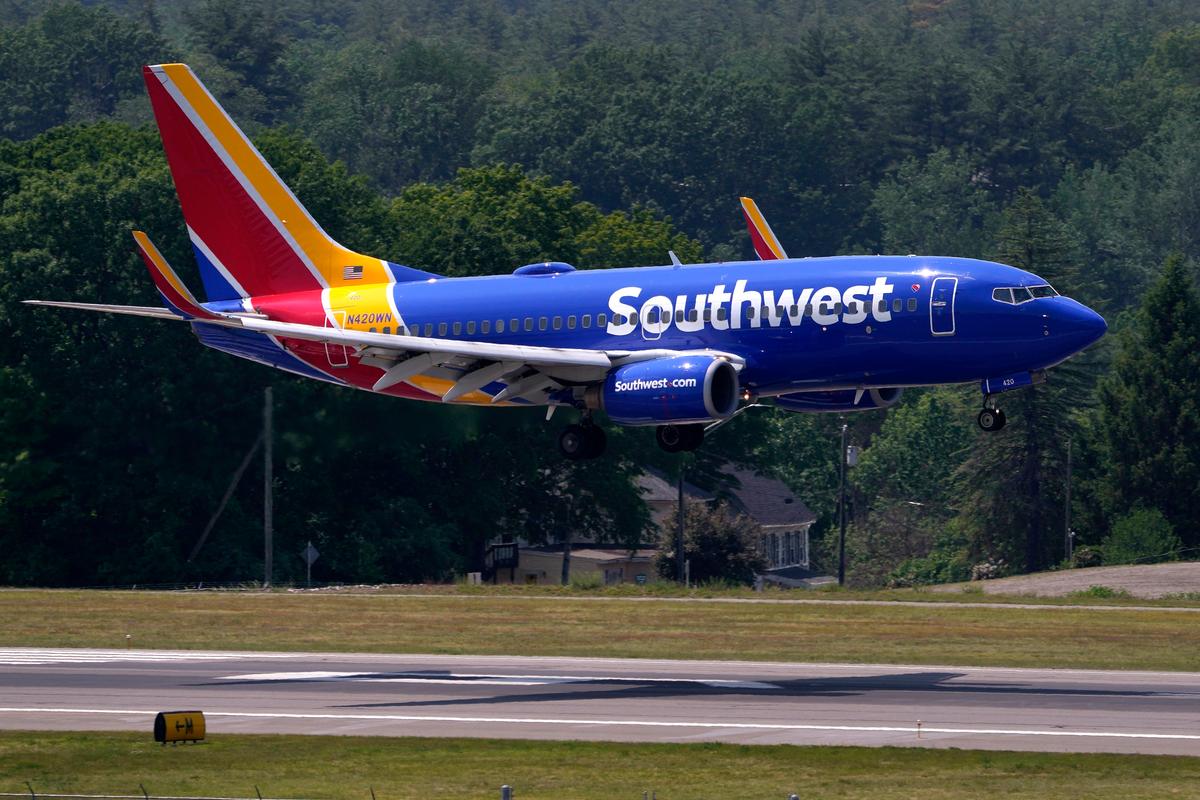 Southwest Airlines Reduces Boeing Purchases for 2024, Cites Certification Issues