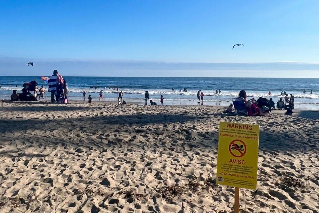 LA Beaches Stay Open Despite Ocean Contamination After Storm