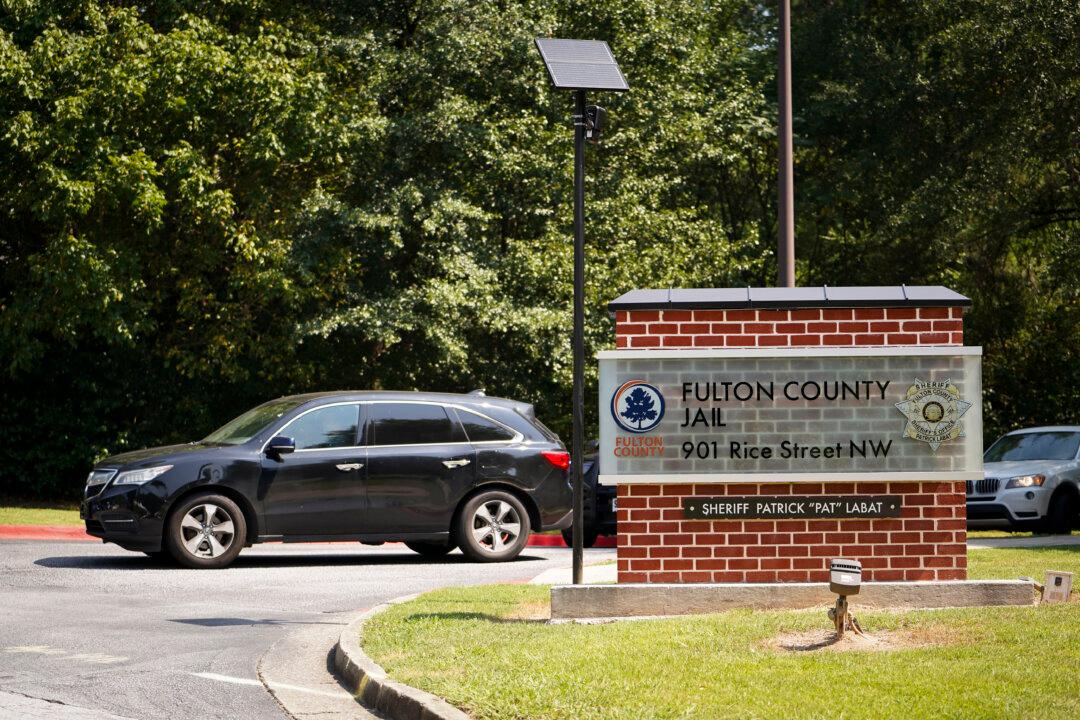 One Dead, at Least 2 Injured in Stabbings at Jail in Atlanta That Is Under Federal Investigation