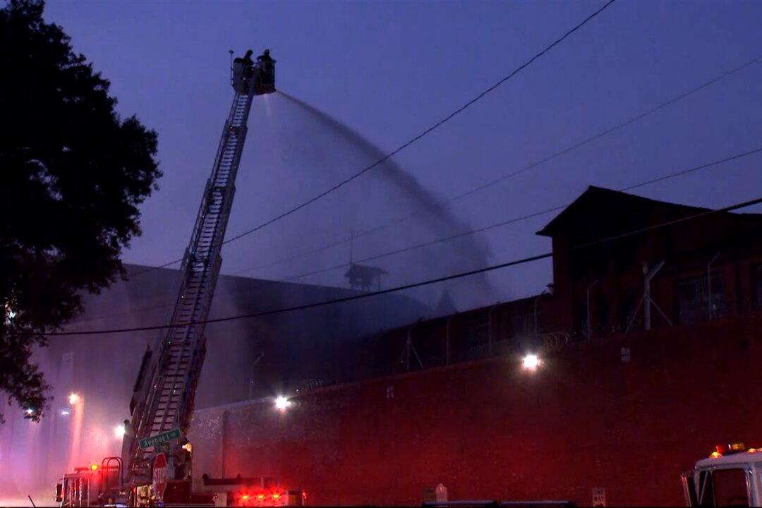 Hundreds of Inmates Evacuated After Large Blaze Breaks Out at Historic Texas Prison