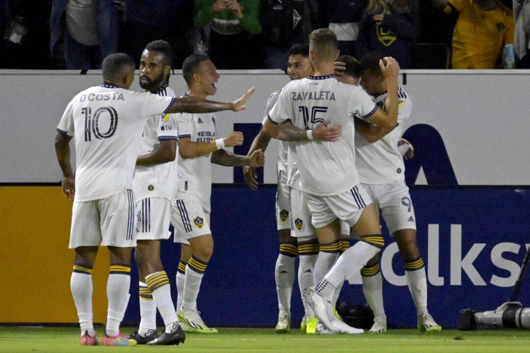 Tyler Boyd, Galaxy Take Advantage of Short-Handed Fire
