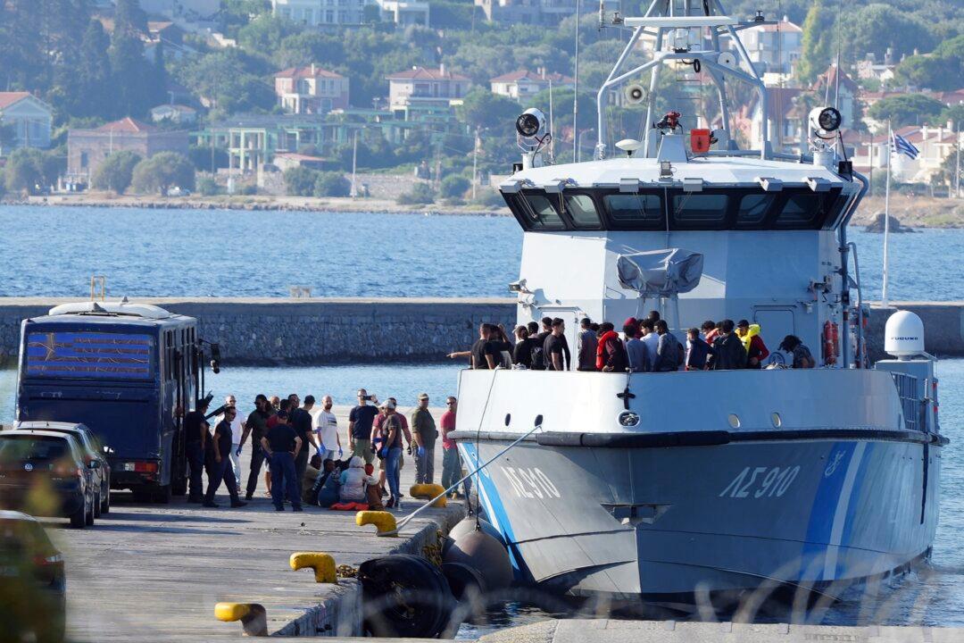5 Dead, Including 4 Children, in 2 Migrant Boat Sinkings Off Greek Islands Near Turkish Coast
