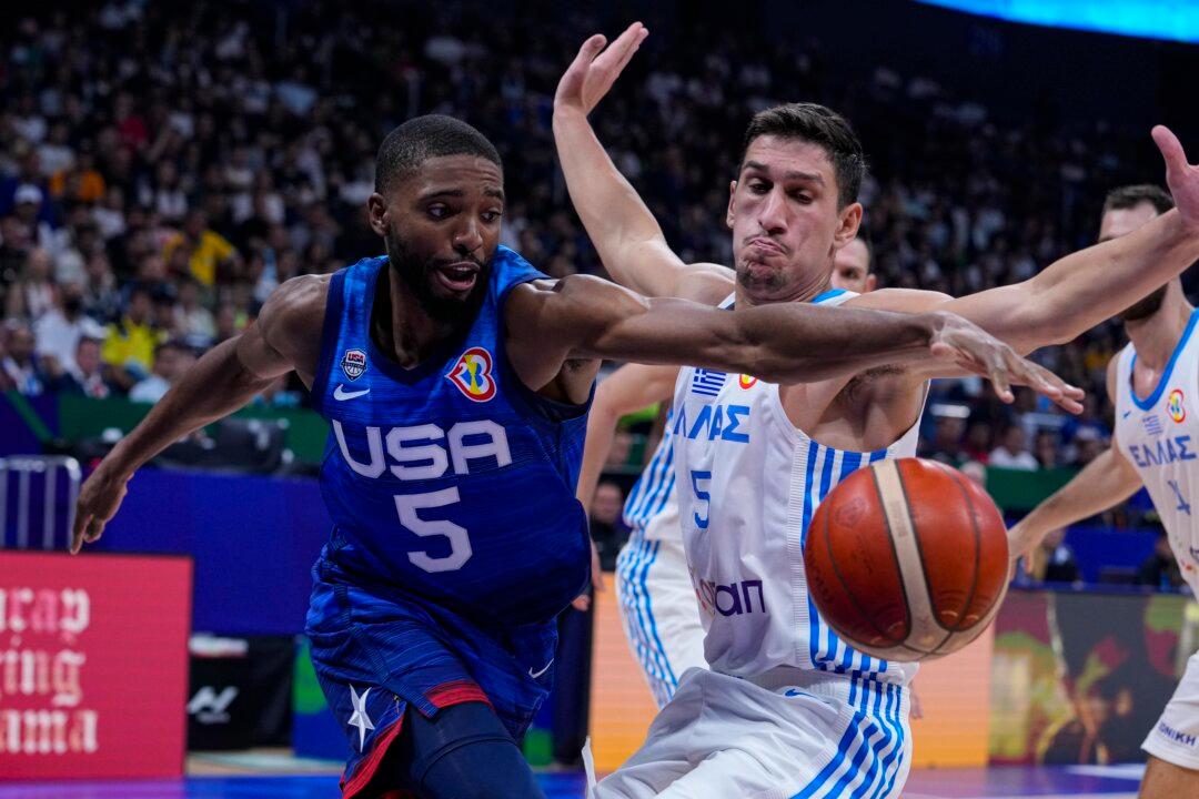 US Eases Past Greece 109–81 at Basketball World Cup to Advance to the 2nd Round
