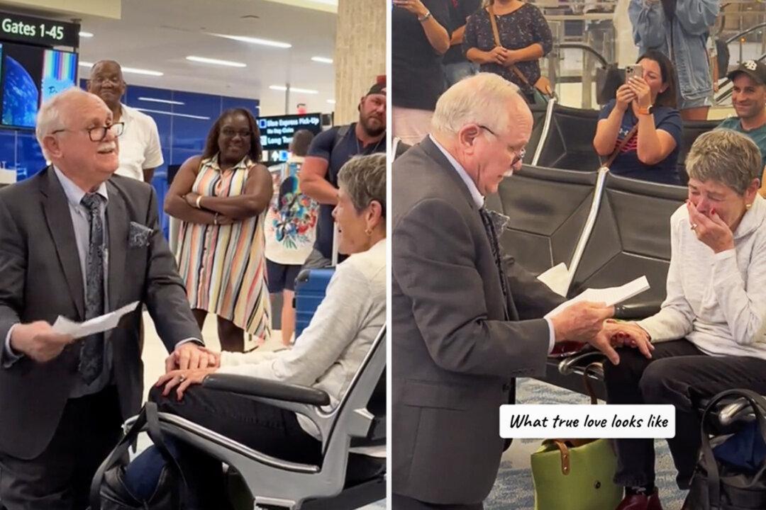 VIDEO: Man, 78, Proposes to High School Crush 6 Decades After They First Met