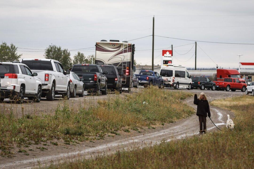 Northwest Territories Starts Plans to Lift Evacuation as Wildfire Battle Sees Shift