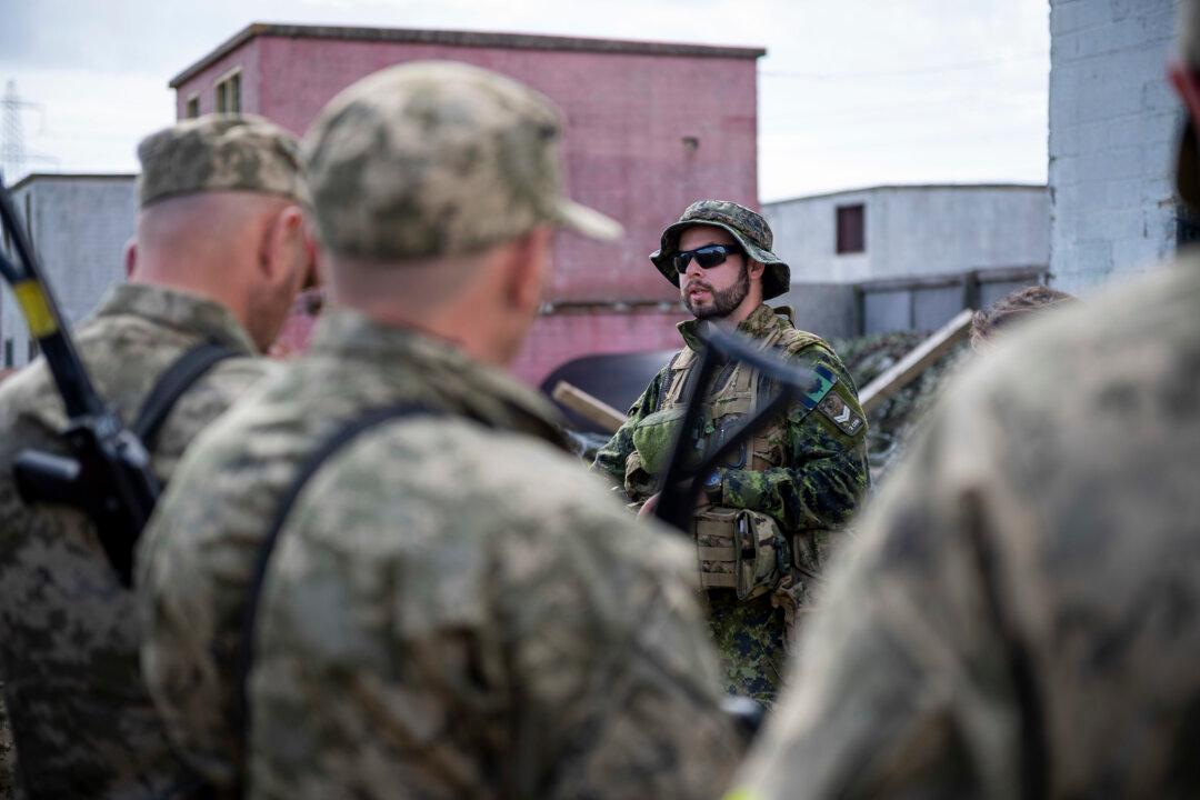 US General Rules Out Notion of Sending Military Trainers to Ukraine—for Now