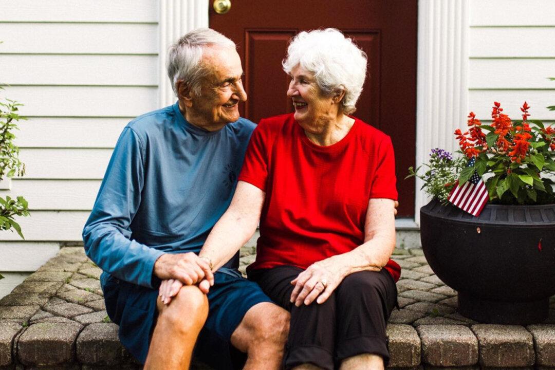 Granddaughter Captures Special Family Memories As Her Grandparents Sell Their House of 45 Years