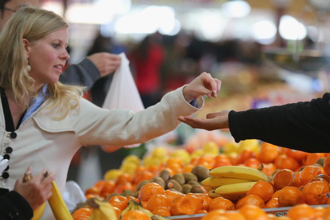 Labor to Mandate Cash Option for Buying Essentials