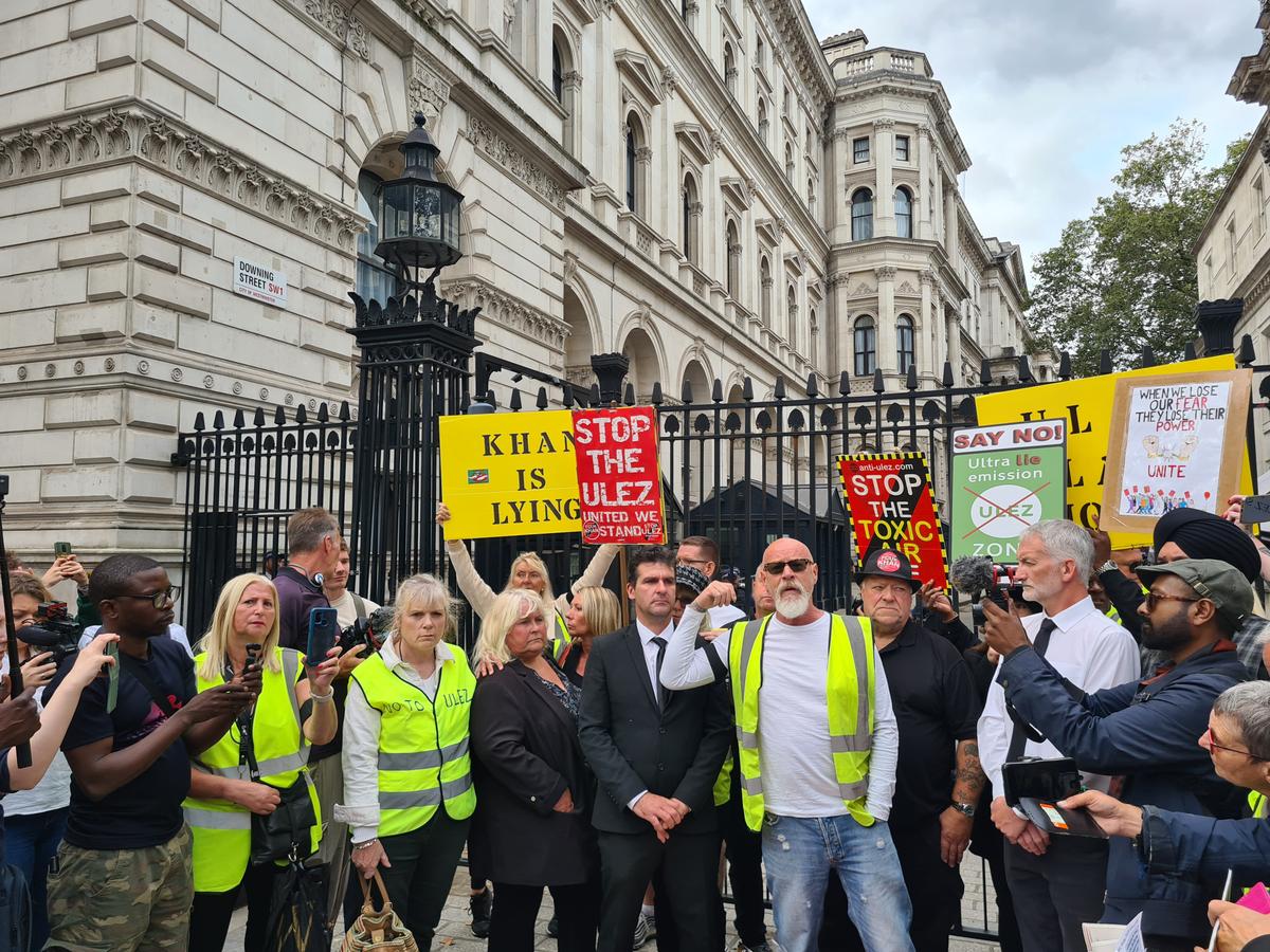 Protesters Block 80 ULEZ Cameras in Major Opposition to Policy