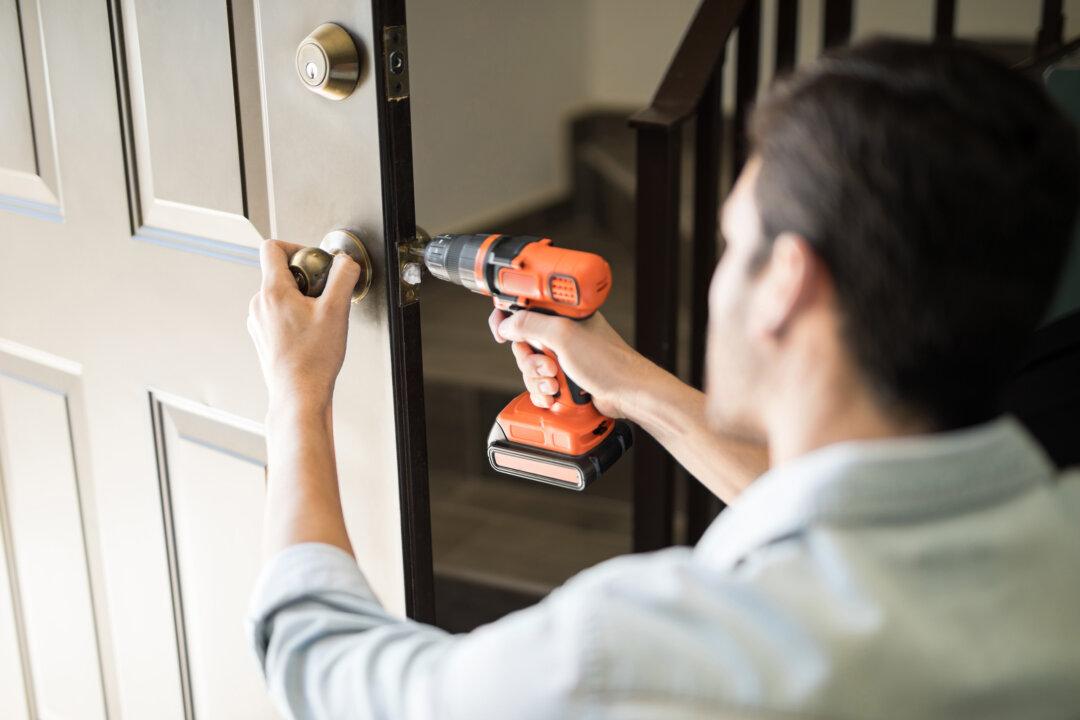 What Do I Need to Know When Hiring a Handyperson?