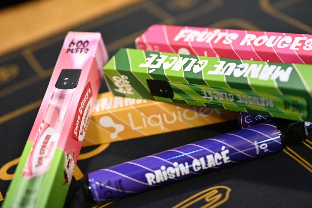 France to Ban Disposable E-cigarettes, Prime Minister Says