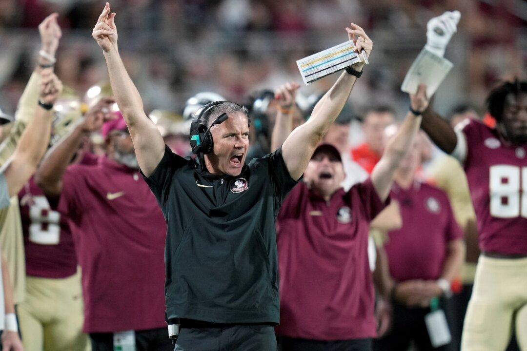 Jordan Travis Accounts for 5 TDs and No. 8 Florida State Thumps No. 5 LSU 45–24 in Marquee Matchup