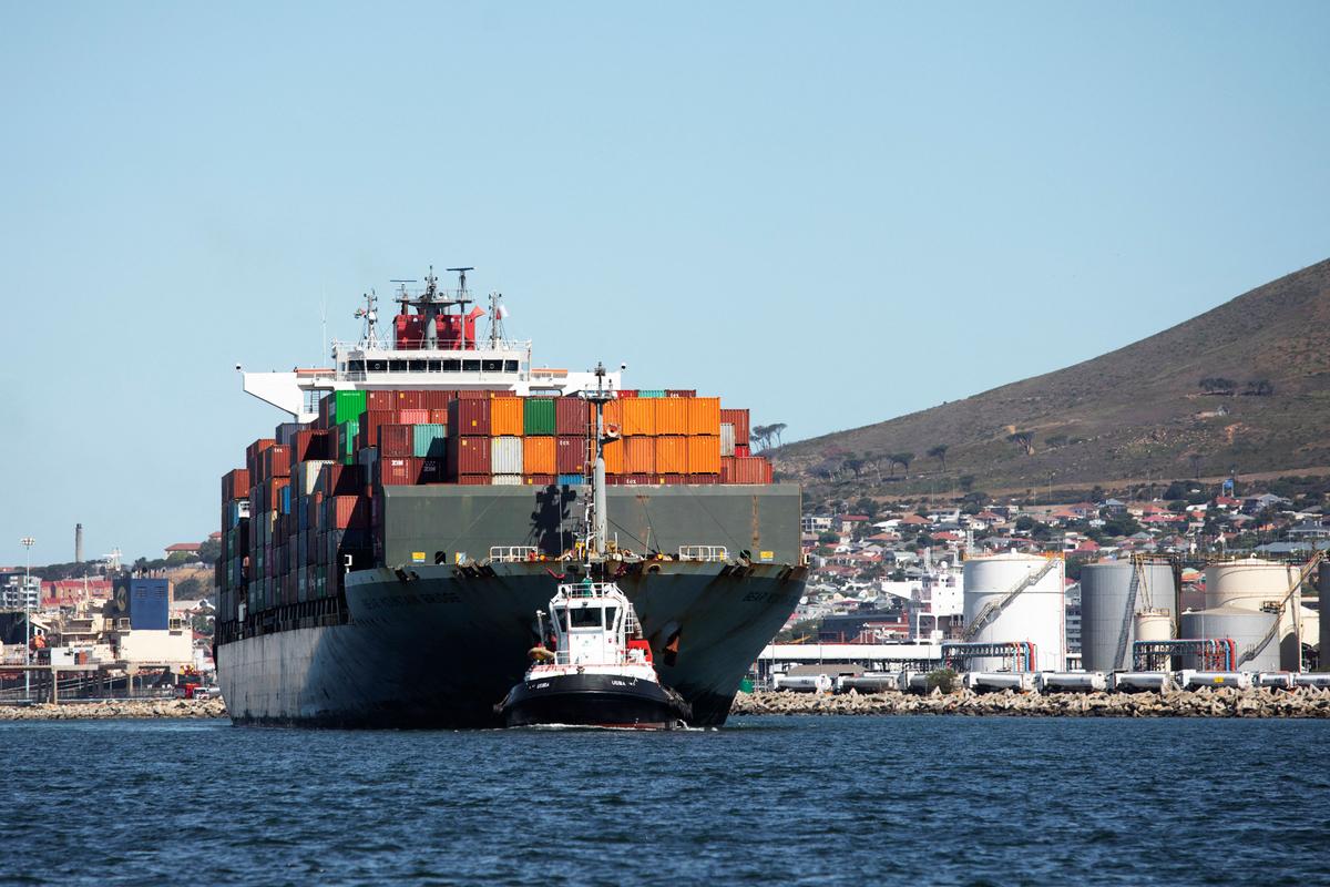 Russia Uses Key South African Port to Look for Minerals in Antarctica