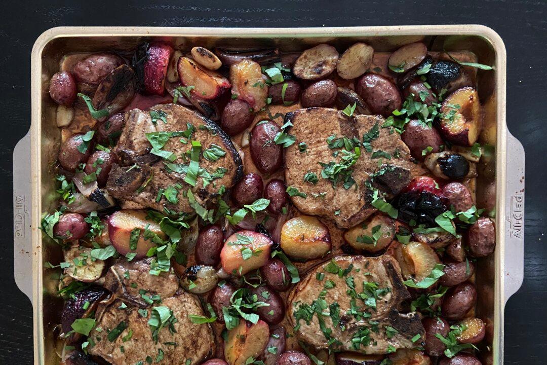 It’s Time to Return to the Oven With Sheet Pan Pork Chops