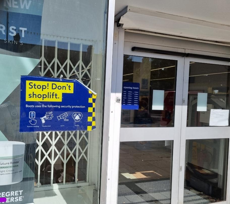 Police Forces Not Treating Violent Assaults on Staff as Blue-Light Priority, Say Retailers