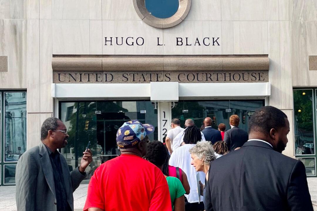 Alabama Petitions Supreme Court to Halt Lower Court Ruling on GOP-Drawn Voting Map