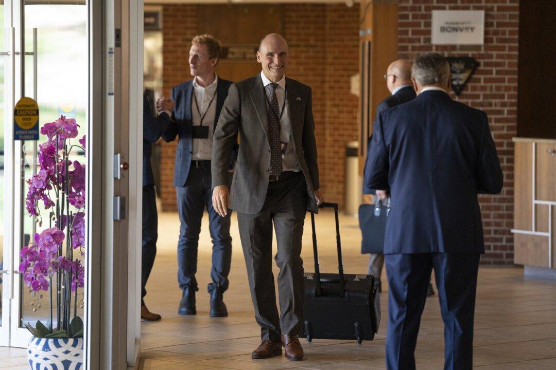 Feds Award $15 Million Contract to Sun Life to Lay Groundwork for Dental Care Program