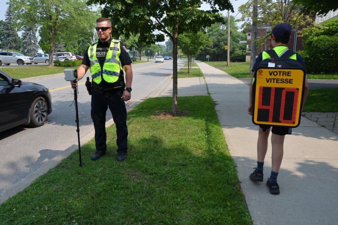 Montreal-Area Police Equip Schoolchildren With Backpacks That Display Speed Cameras