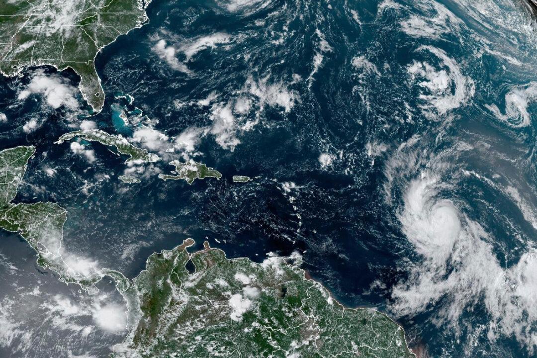 Hurricane Lee Intensifies to Category 5