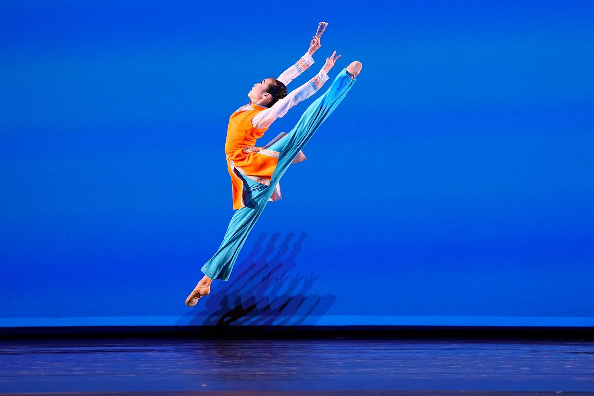 Dancers take to the stage for the preliminary round of the NTD International Classical Chinese Dance Competition in Purchase, New York, on Sept. 7, 2023. (Larry Dye)