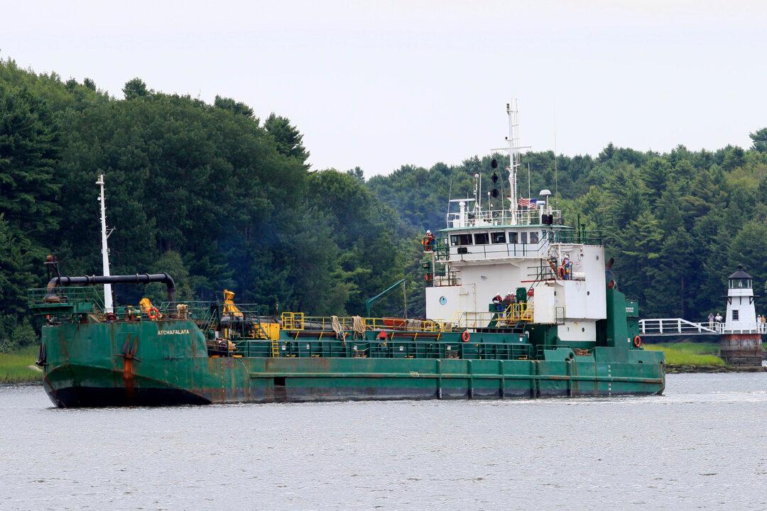11 People Hurt When Walkway Collapses During Maine’s Annual Lighthouse Event