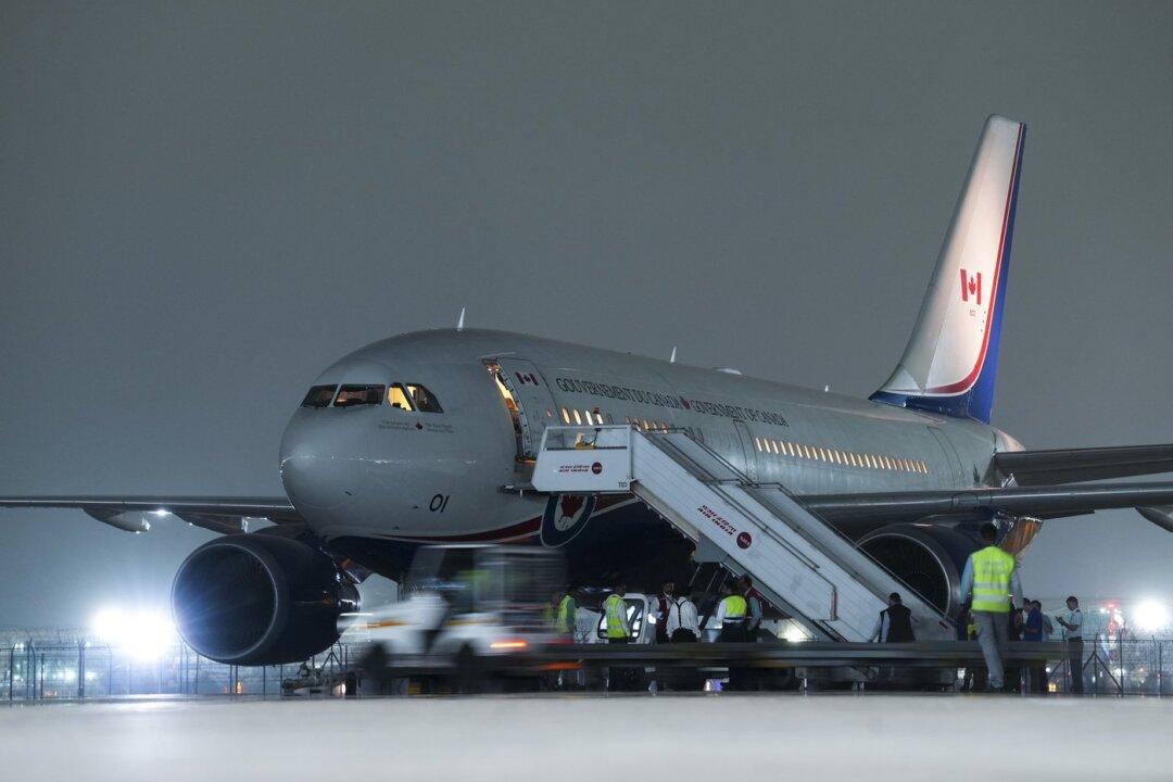 Replacement Plane En Route to India to Bring Trudeau, Canadian Delegation Home