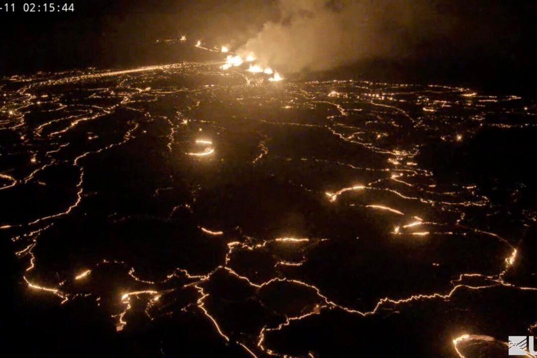 Hawaii’s Kilauea Volcano Erupts After 3 Months of Quiet