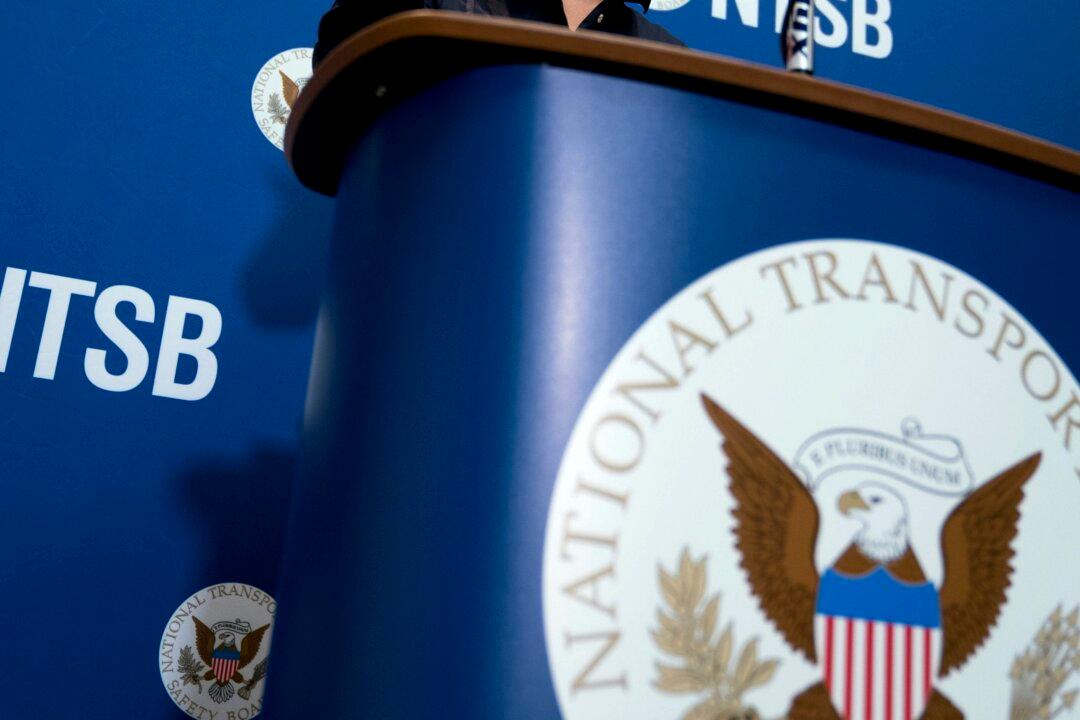 NTSB Says Plane That Came to Rest on One Engine Suffered Broken Pin Inside Landing Gear