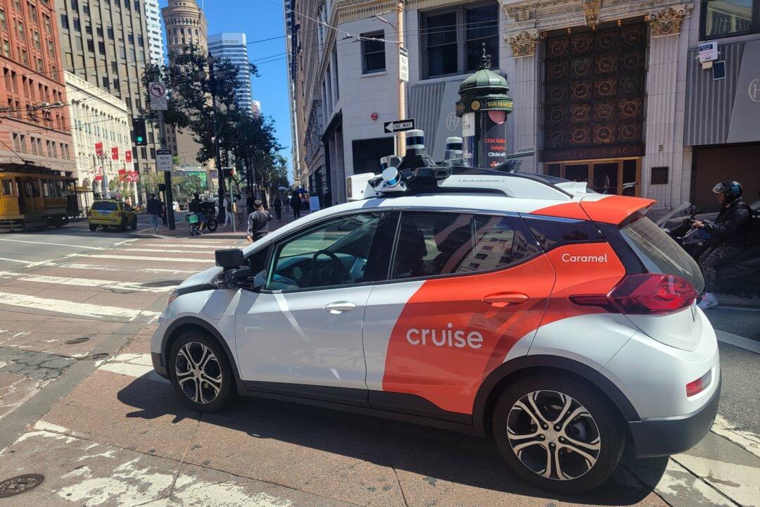 Autonomous Vehicle Attacked With a Weapon in San Francisco