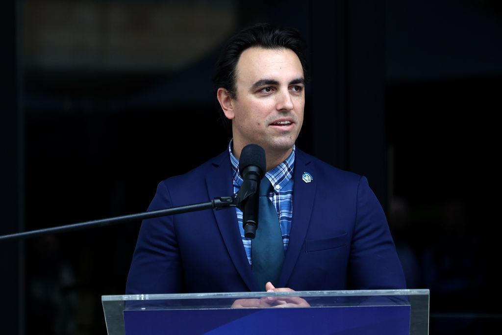 Burbank Mayor Apologizes for Response to Drag Queen Spanking Video Backlash